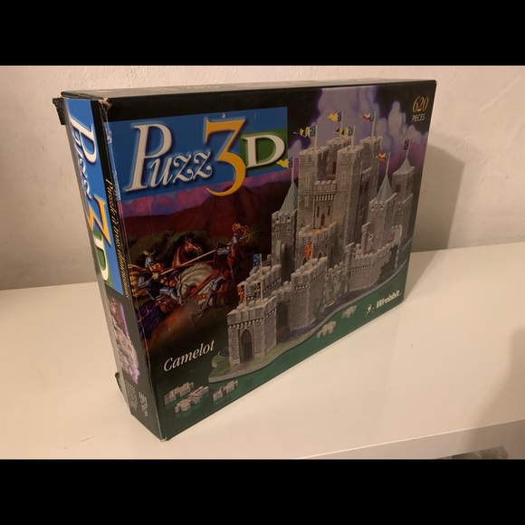 Milton Bradley Puzz3D Camelot Castle 620 Pieces - Picture 3 of 4